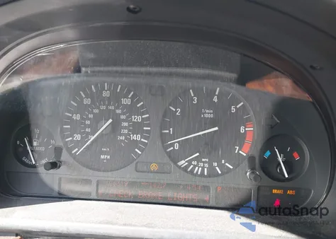 2000 BMW 540Ia z USA, uszkodzony, nr VIN WBADN6345YGM65975